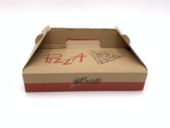 What materials are commonly used for pizza boxes?