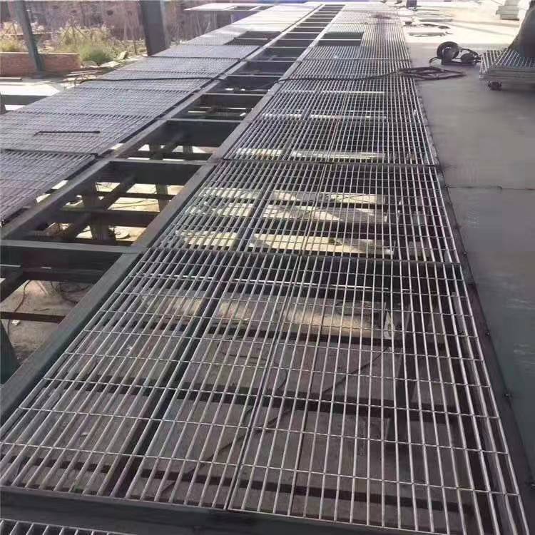 镀锌钢格板楼梯踏步板重型钢格栅不锈钢格栅板排水沟盖板网