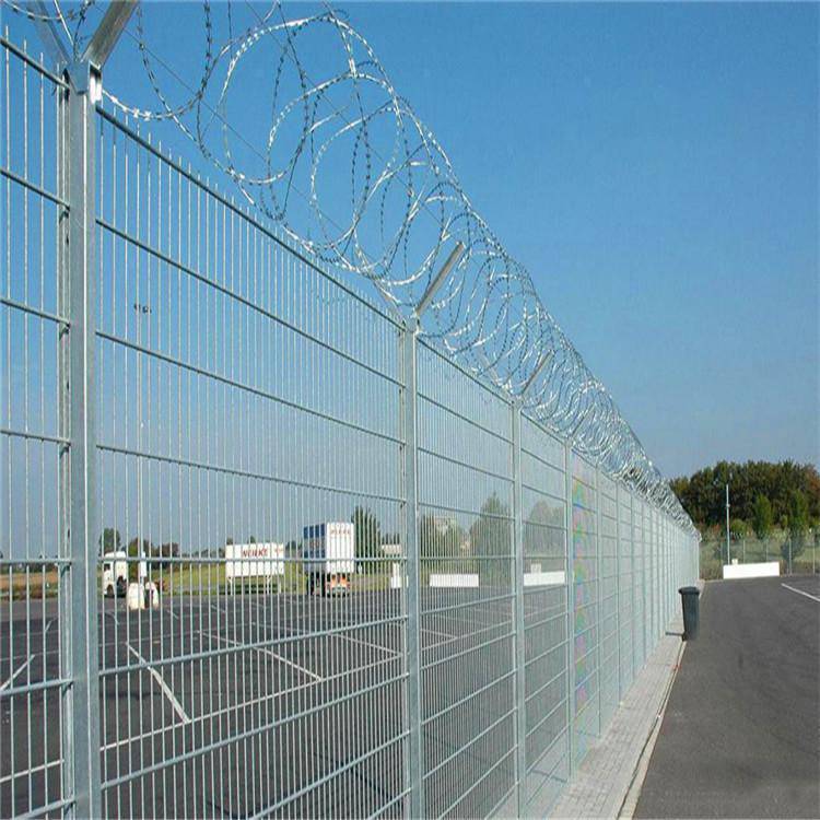 狱墙上围墙加装刀刺网 内、外监墙隔离网 章耀机场Y型安全防御护网