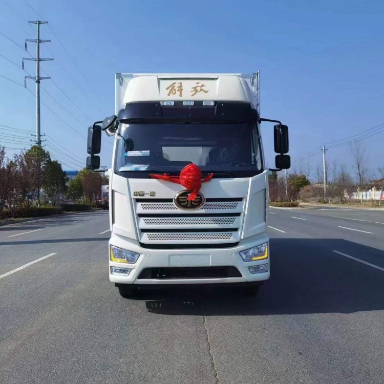 解放J6L 精英版高顶双卧6.8米冷藏车