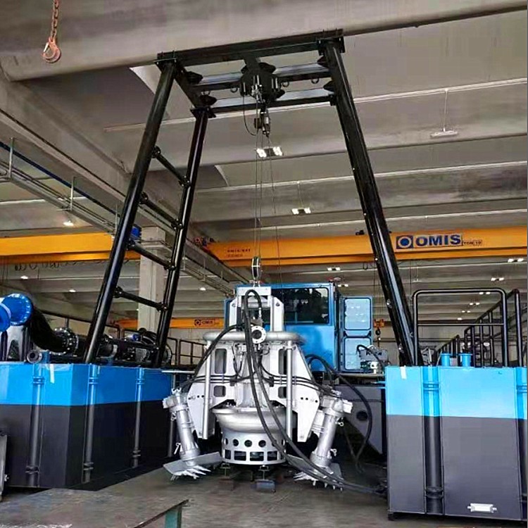 Submersible sand dredger