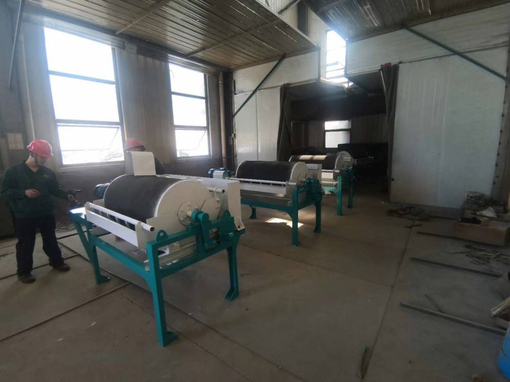 半逆流磁选机 高场强磁选机 平板磁选机 操作简单