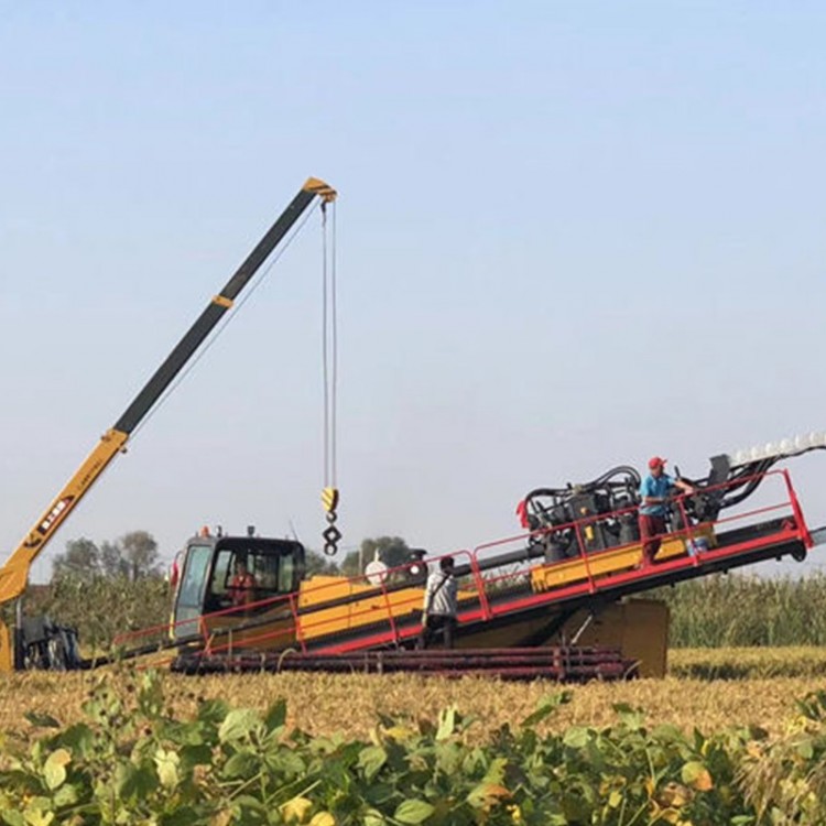 220吨钻机现场作业