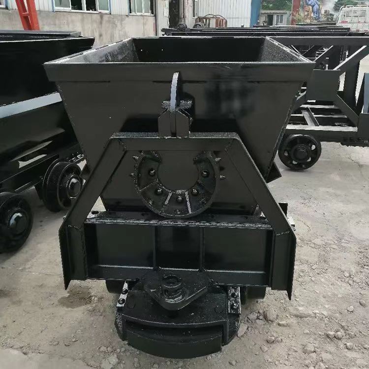 矿用底卸式矿车