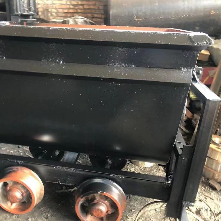 矿用矿车  矿下运输工具  轨道牵引车