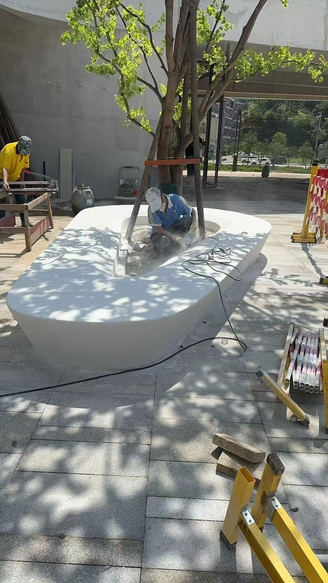 太原市广场UHPC泰科砼石花坛坐凳定制安装 泰科磨石造景池材料供应