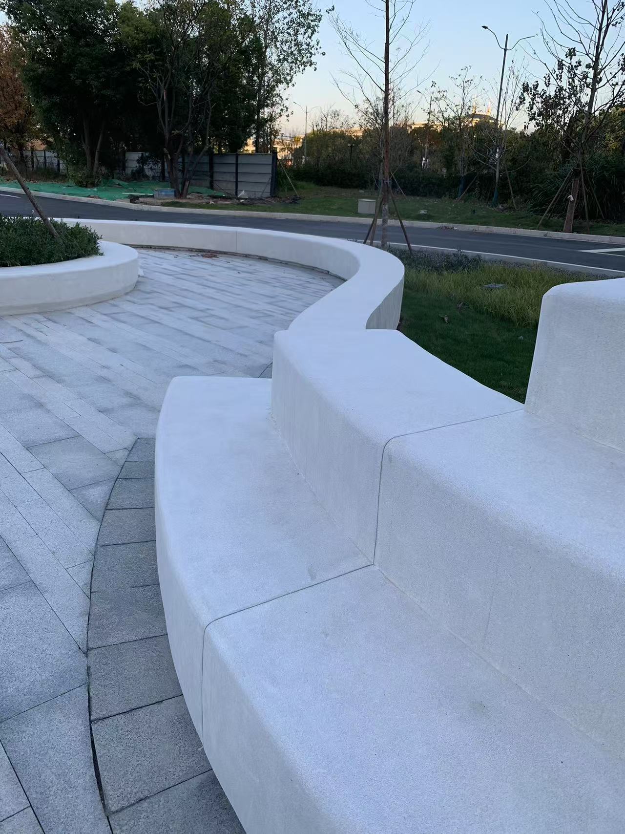 吴江真石丽泰科石防腐木坐凳施工材料 无机泰克石产品专业施工指导 吴江真石丽泰科石防腐木坐凳施工材料 无机泰克石产品专业施工指导