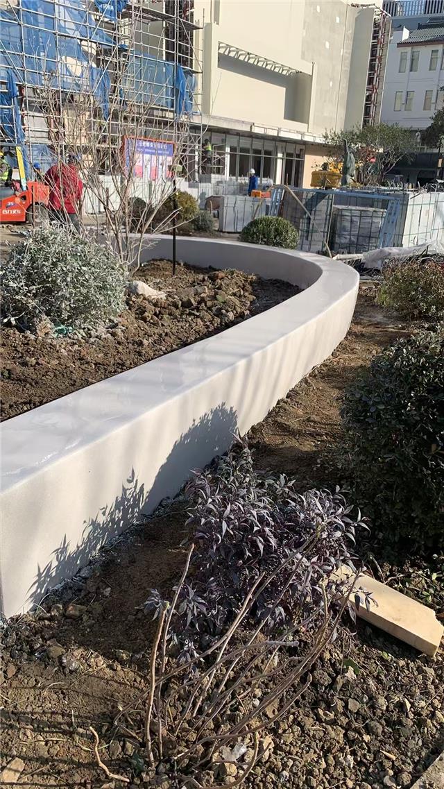 咸宁市真石丽泰科石创意混凝土树池花坛定制 异形坐凳包工包料