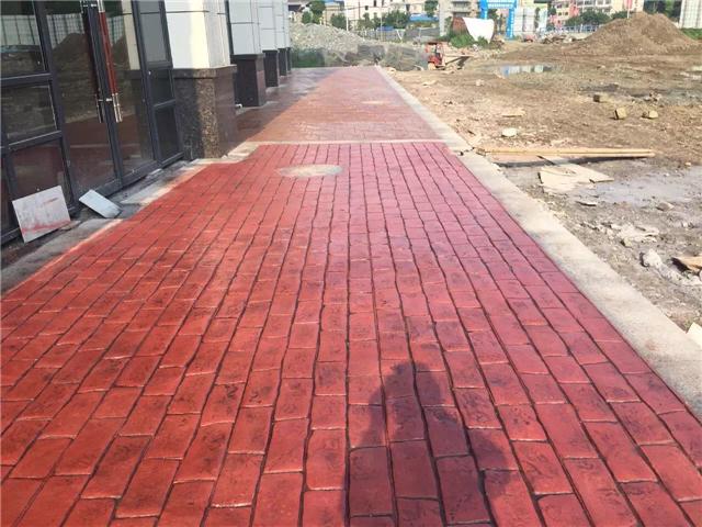 户外现浇彩色混凝土压花地坪 印花路面施工材料供应与技术提供者