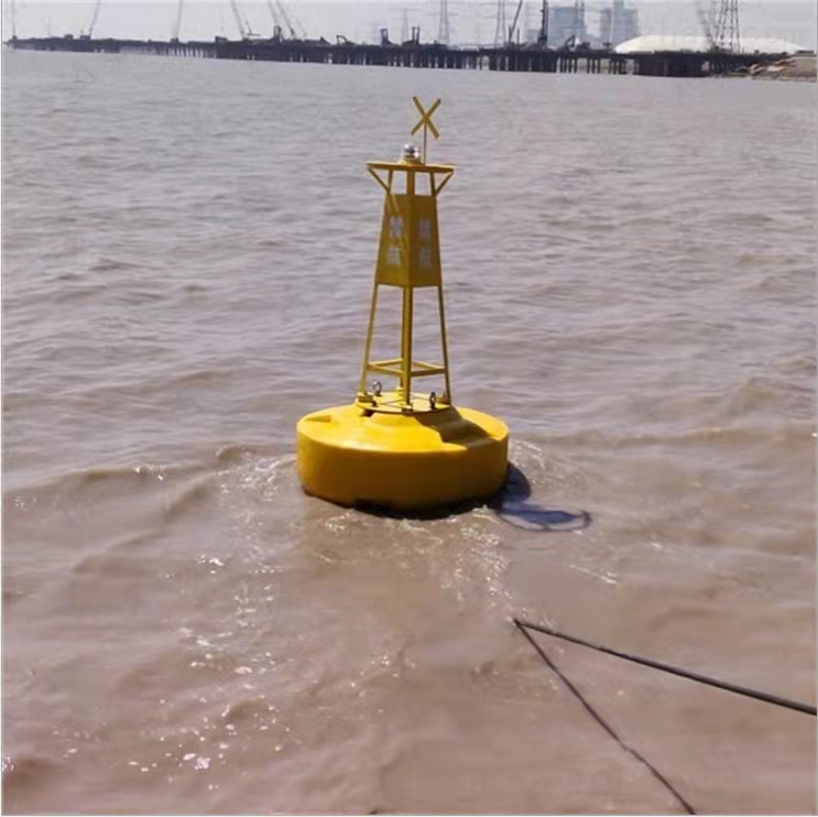 Channel buoy