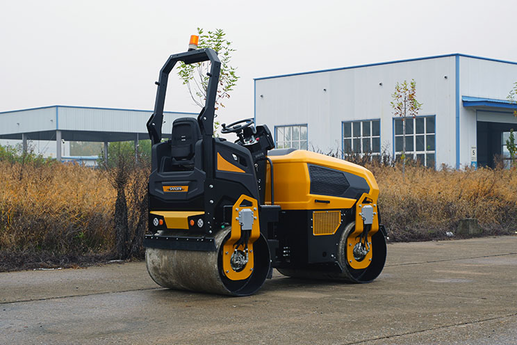 济宁萨奥机械有限公司：振动式压路机，柴油割草机、碎草机
