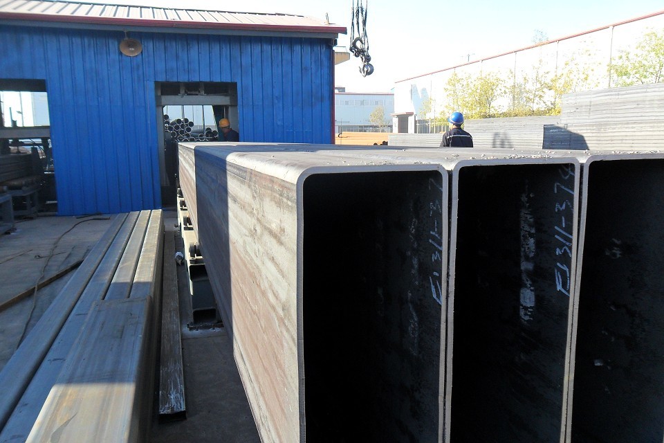 聊城春雷金属材料有限公司：直角方管、精致钢直角方管厂家