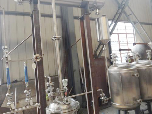 无锡弘鼎华化工设备有限公司：酒精回收塔、浮阀精馏塔厂家