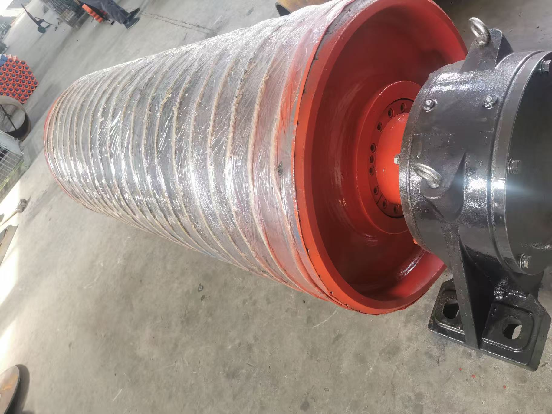 河北千里马输送机械有限公司：槽形托辊支架、过渡托辊支架厂家