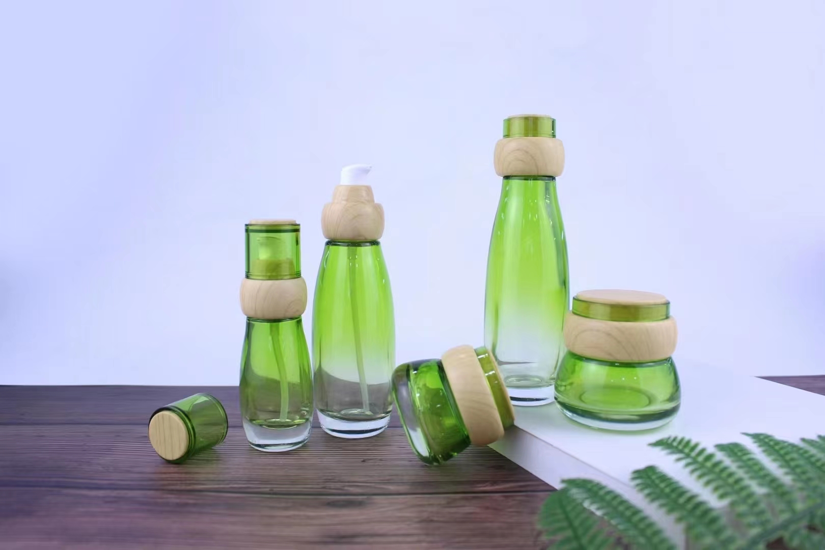 化妆品包装瓶子工厂 三角形玻璃瓶供应