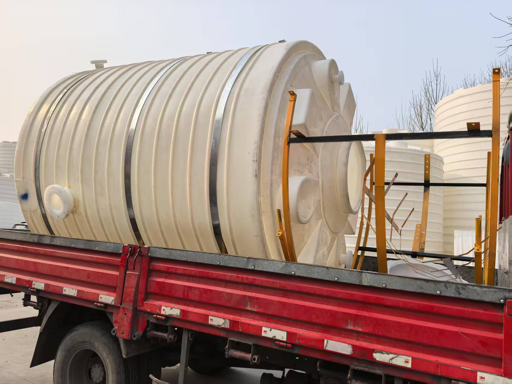 了解top级‘庆云县佰聚盛塑料包装厂’硝酸储罐供货商，