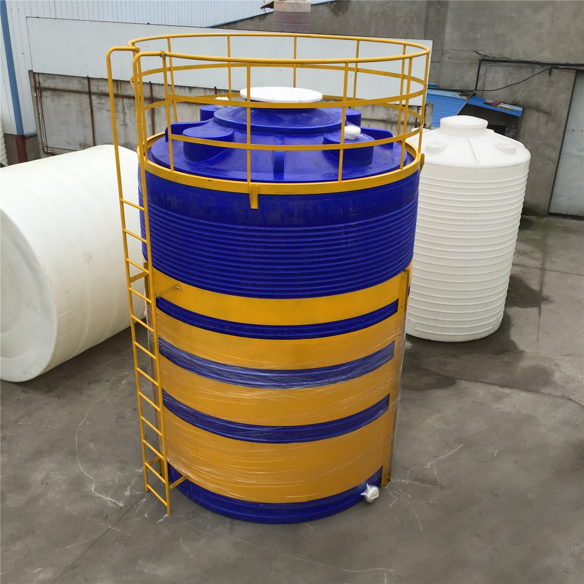 湖北随州PE水箱 污水处理储药罐 30立方PAC搅拌桶 耐酸碱塑料水箱