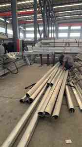 高速防撞护栏：守护道路安全的坚固防线