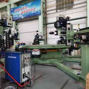 龙门式焊接操作机的创新典范：无锡肯克智能装备有限公司