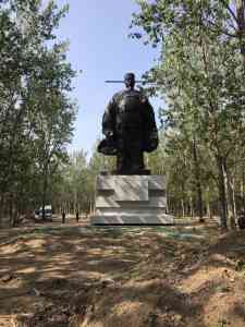 铜雕人物定制，为您打造独特艺术之选