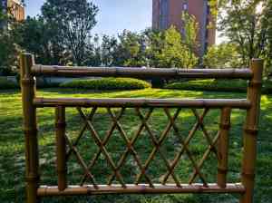 景区护栏、仿竹护栏、仿竹篱笆，邢台弘更金属制品有限公司实力非凡