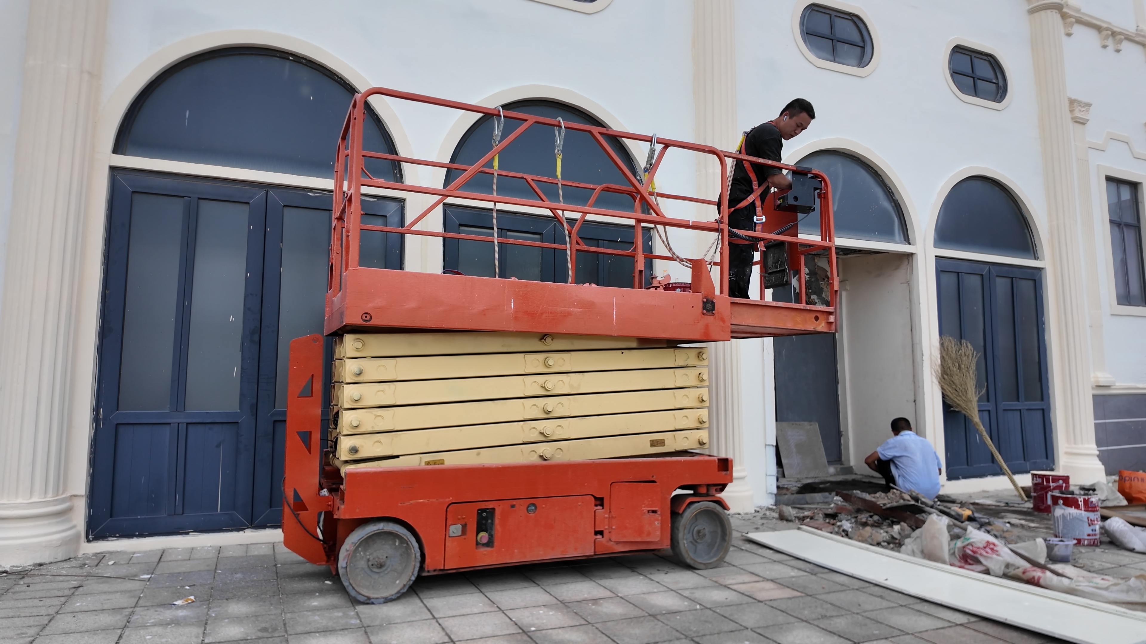 高晟工程机械租赁曲臂车作业场景