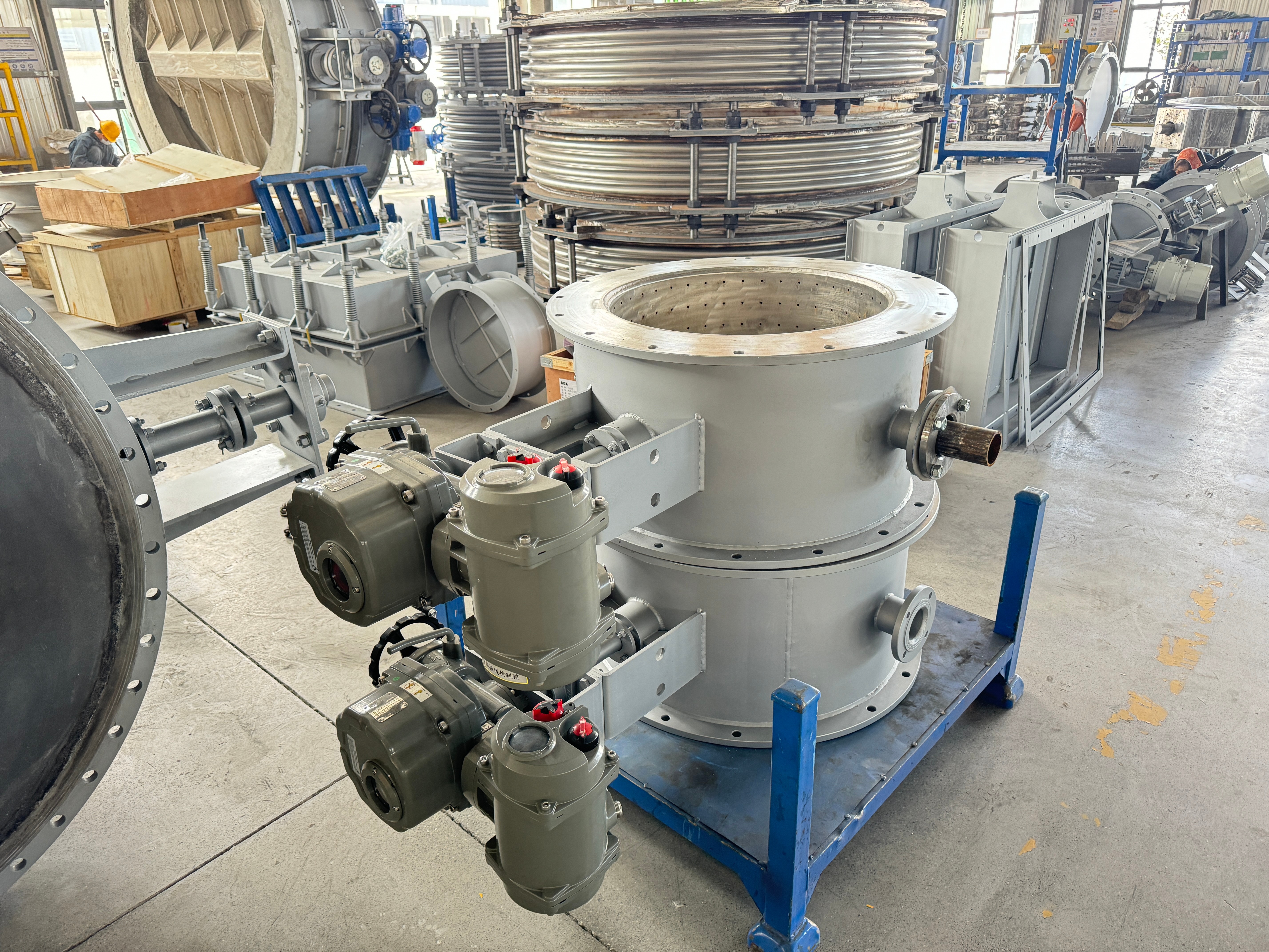 泰州华业管道设备制造有限公司生产车间