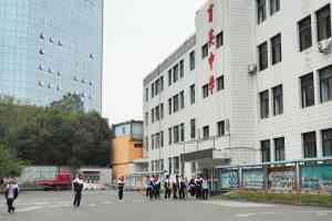 乌鲁木齐复读逆袭培训、克拉玛依中学机构哪家靠谱？乌鲁木齐育英中学高考复读升学率90%+·中考重点高中达成率80%+