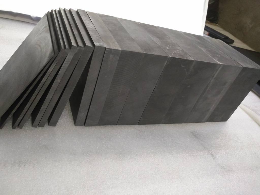 海门市科兴碳业有限公司石墨制品生产场景