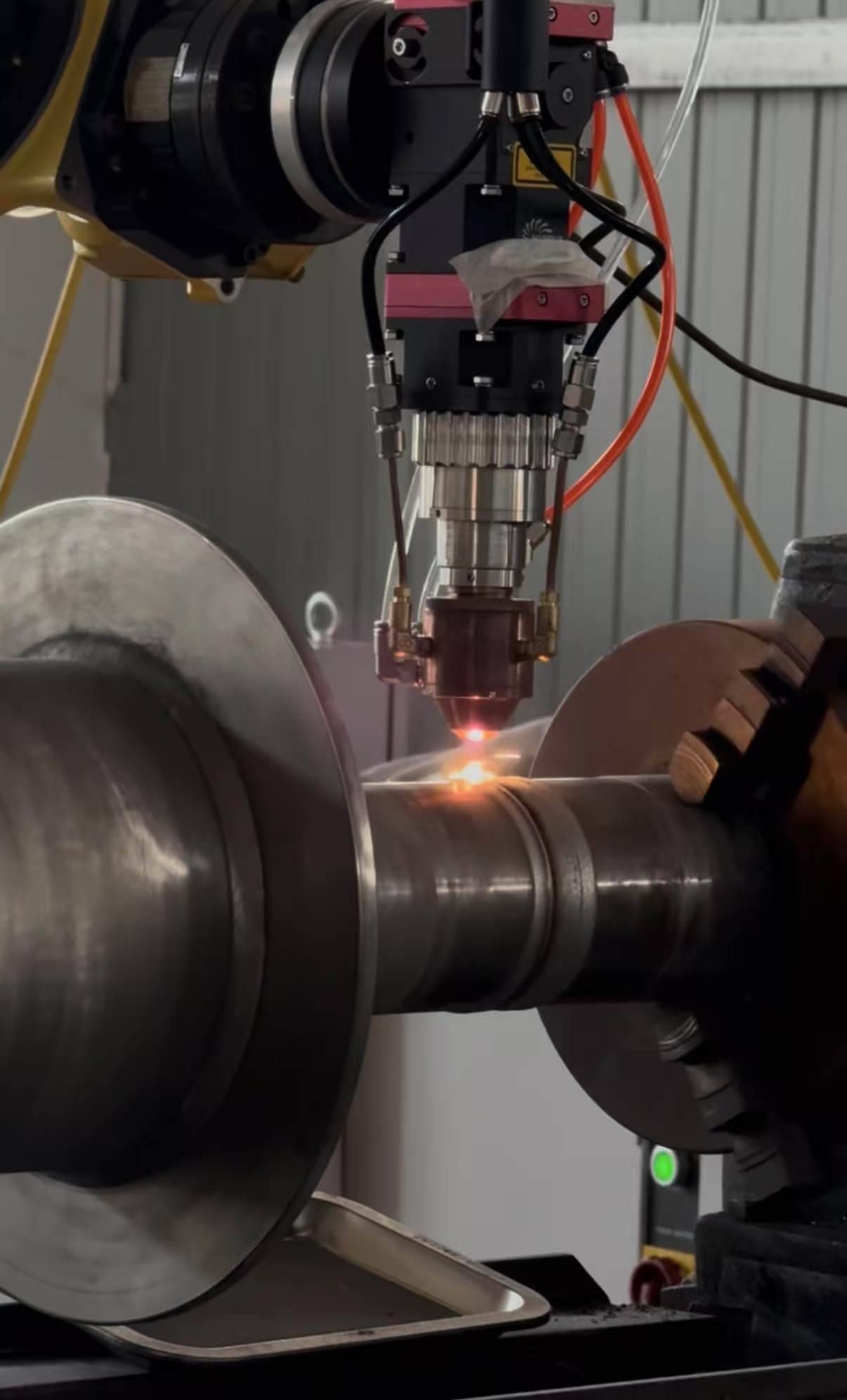 激光熔覆加工场景
