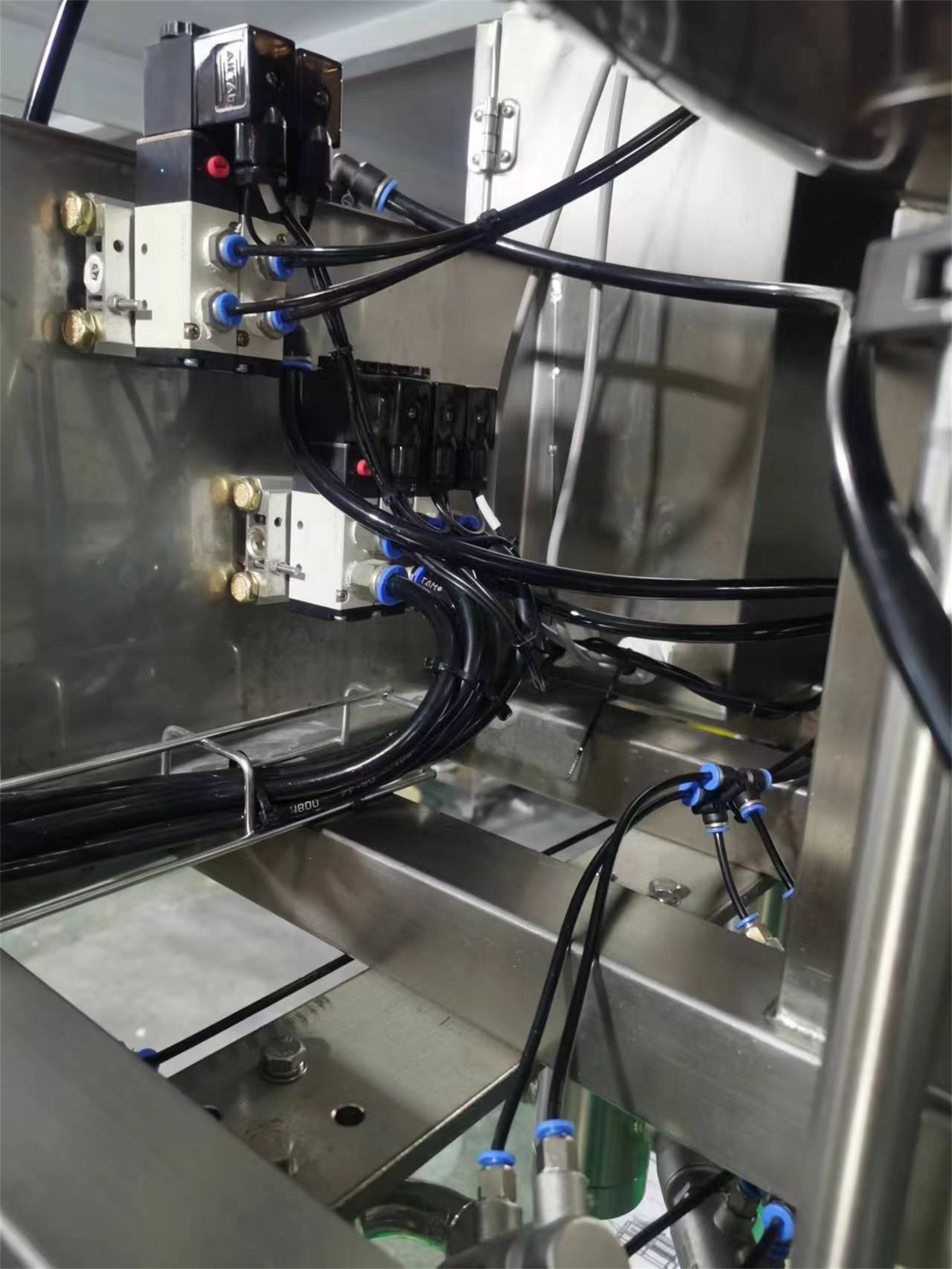 青岛海志啤酒设备灌装机