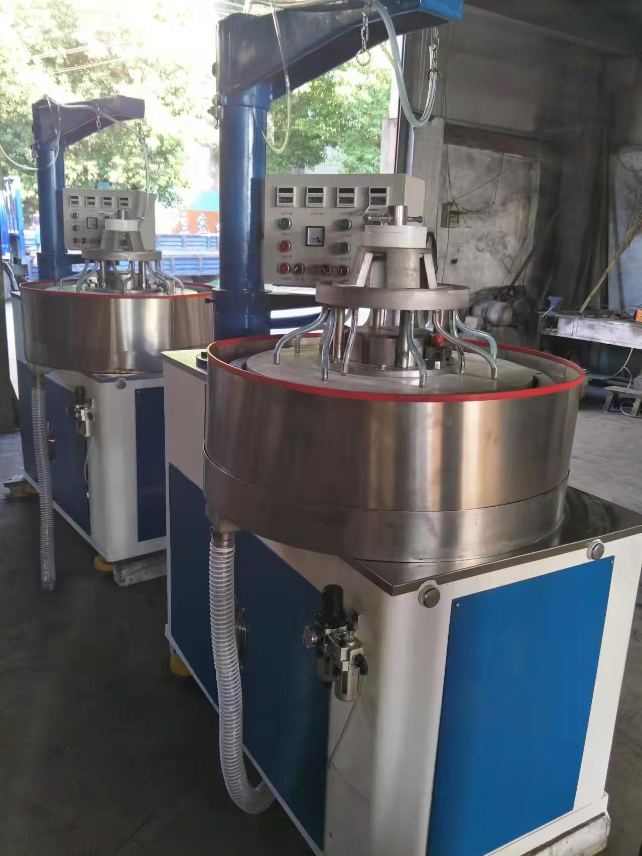 常州玉利光电光学镜片研磨机作业现场