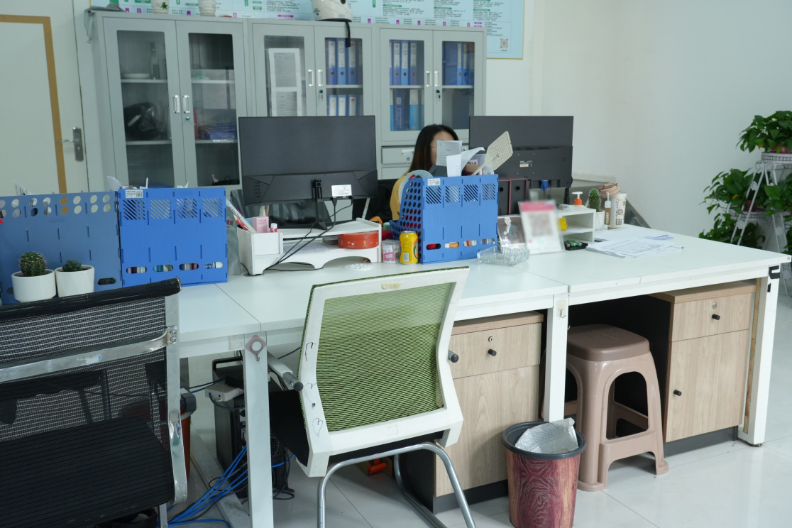 沧州法滨执照年检服务材料整理场景