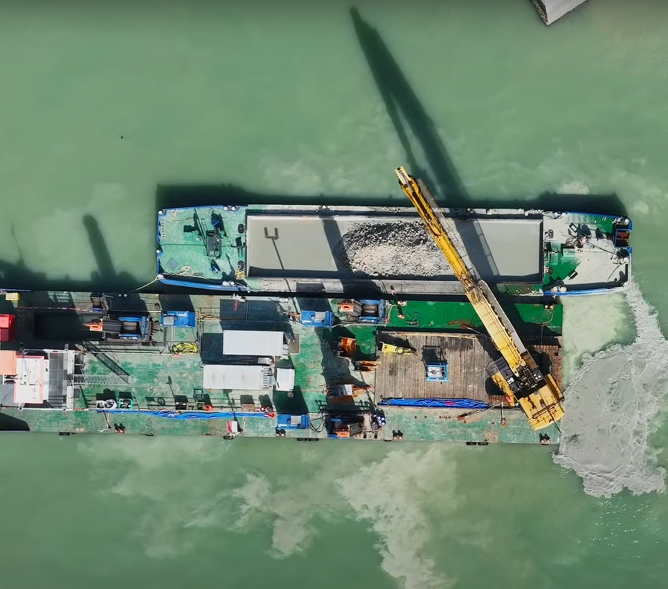 山东海鼎开体泥驳产品图