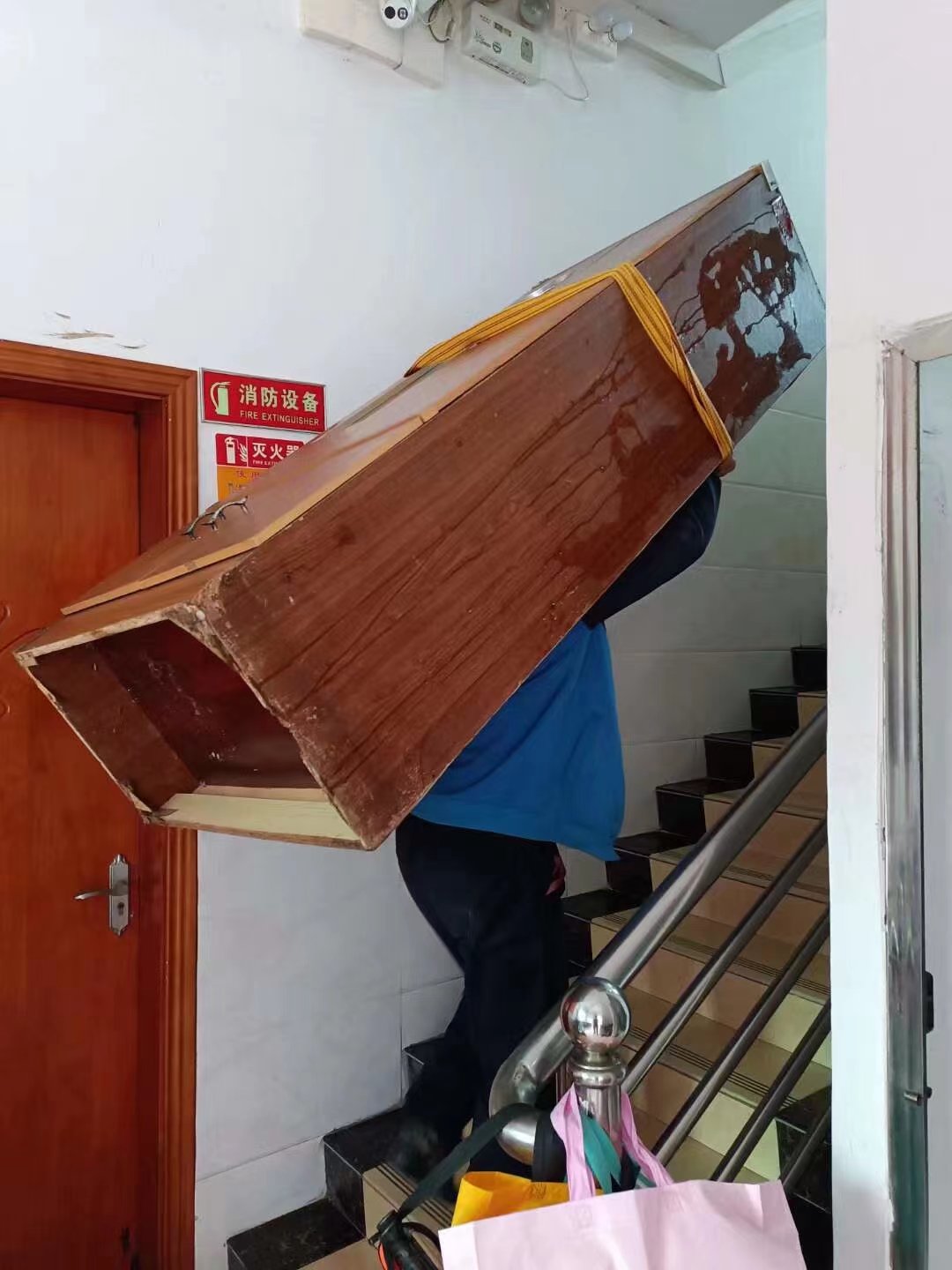 广州人人搬家服务现场