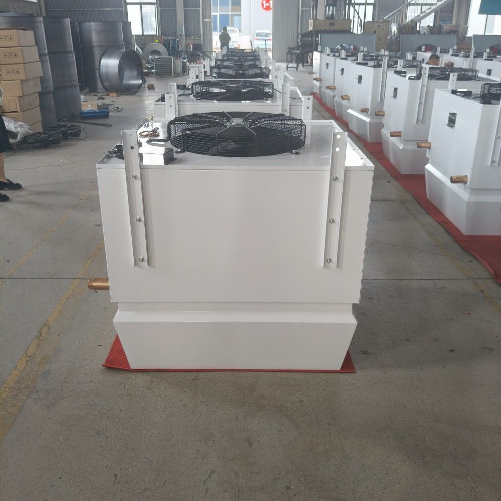 高大空间热水暖风机生产场景