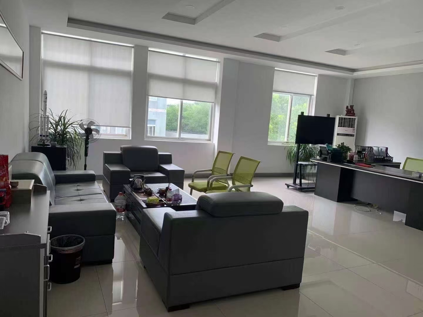 北京联诺万域科技团队工作场景