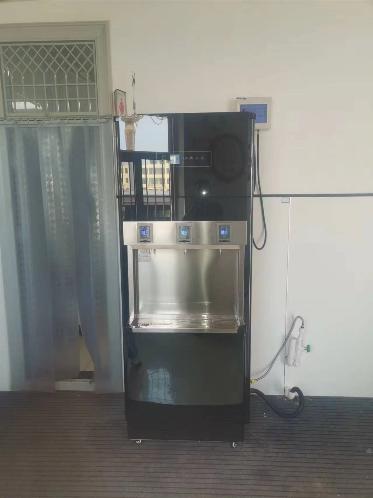 河北醴泉甘泠科技有限公司学校饮水机实拍