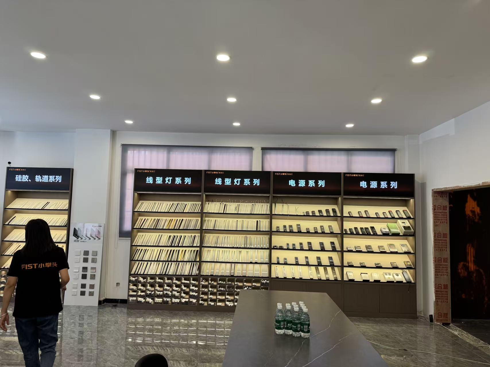 小拳头生产车间实景