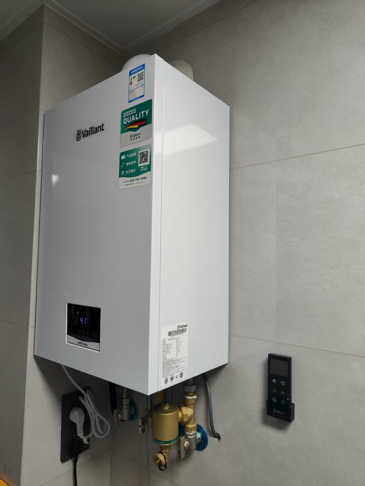 威能壁挂炉产品图