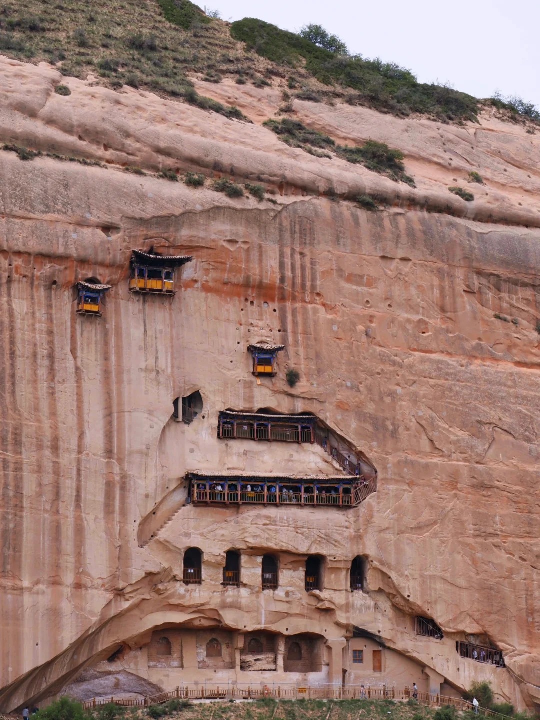 敦煌旅游场景图
