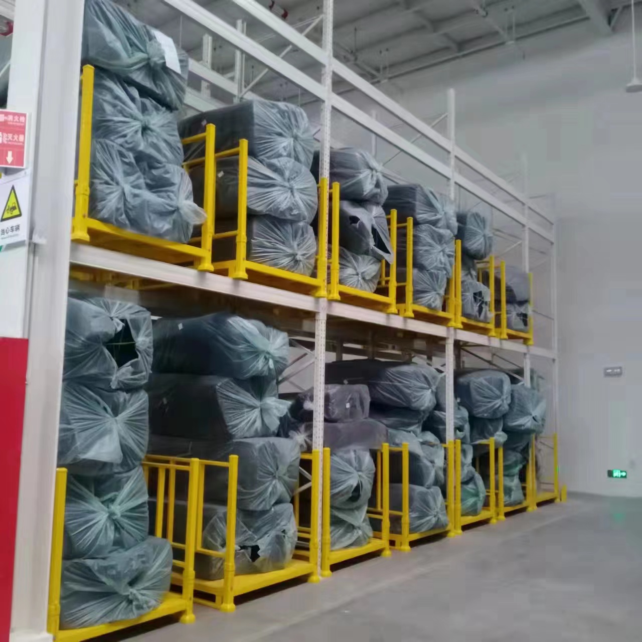 南京蓝宇达堆垛架生产车间图
