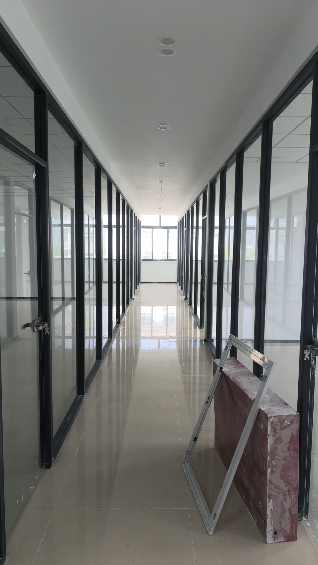 德希曼全钢防火隔断产品结构示意图