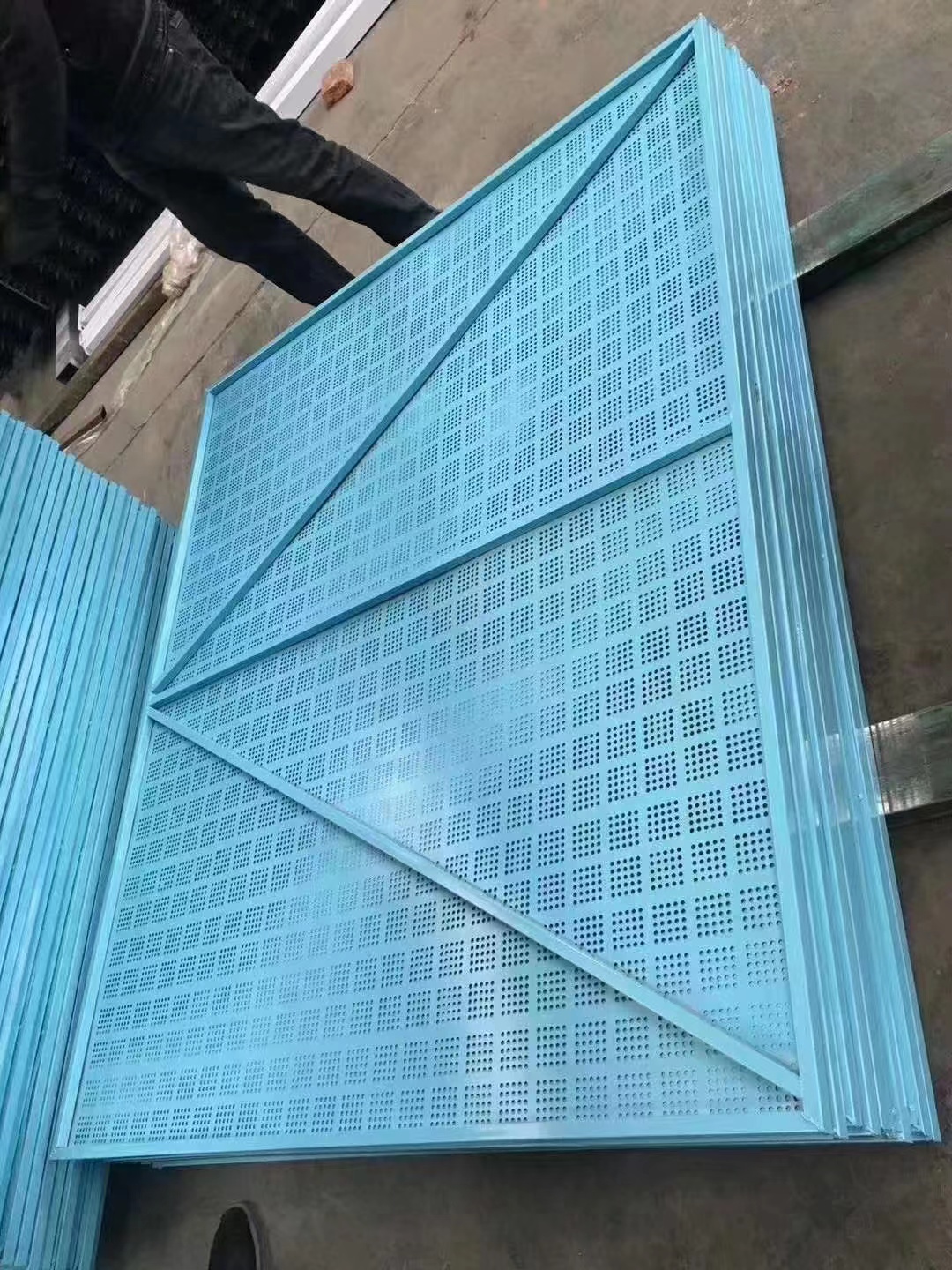 河北顺强爬架网生产车间