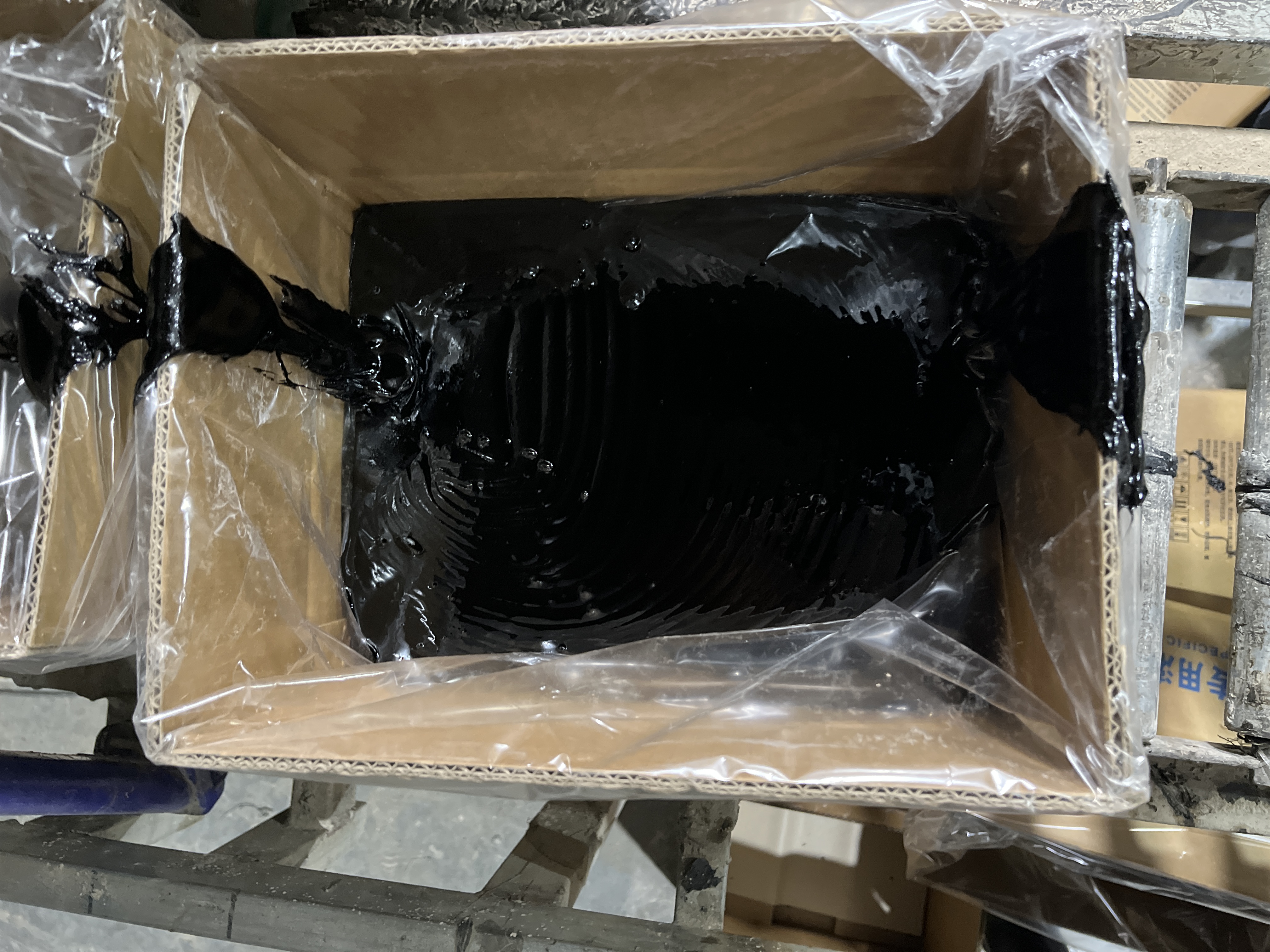 元博工程路面裂缝密封胶产品细节
