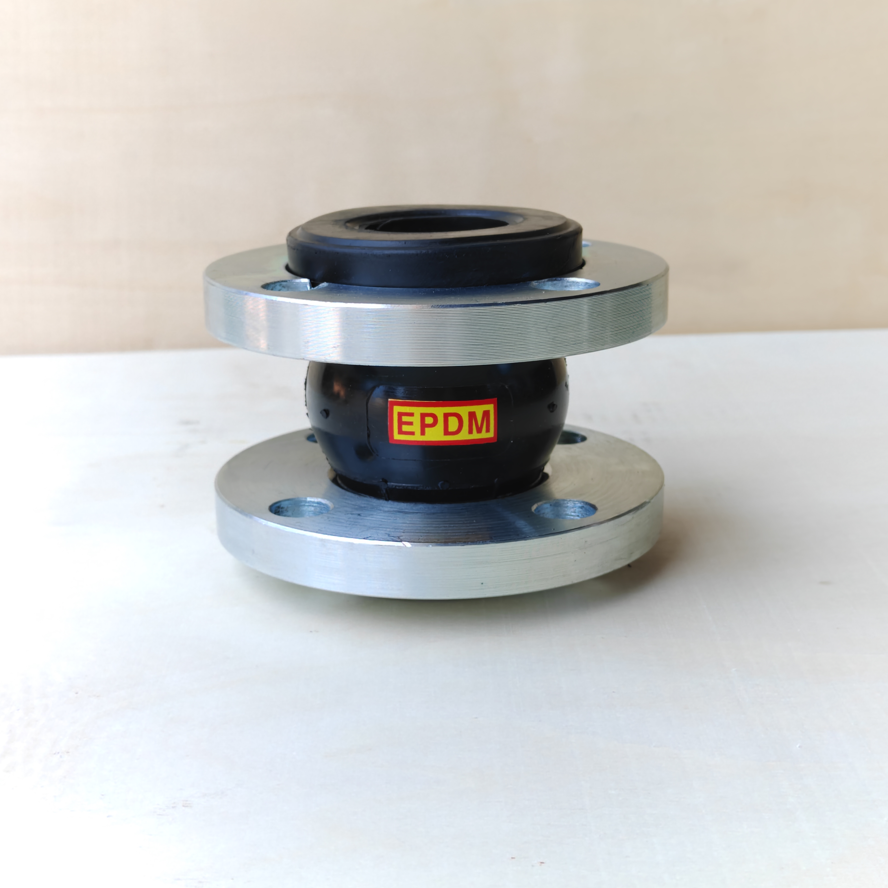 耐高温橡胶接头检测现场