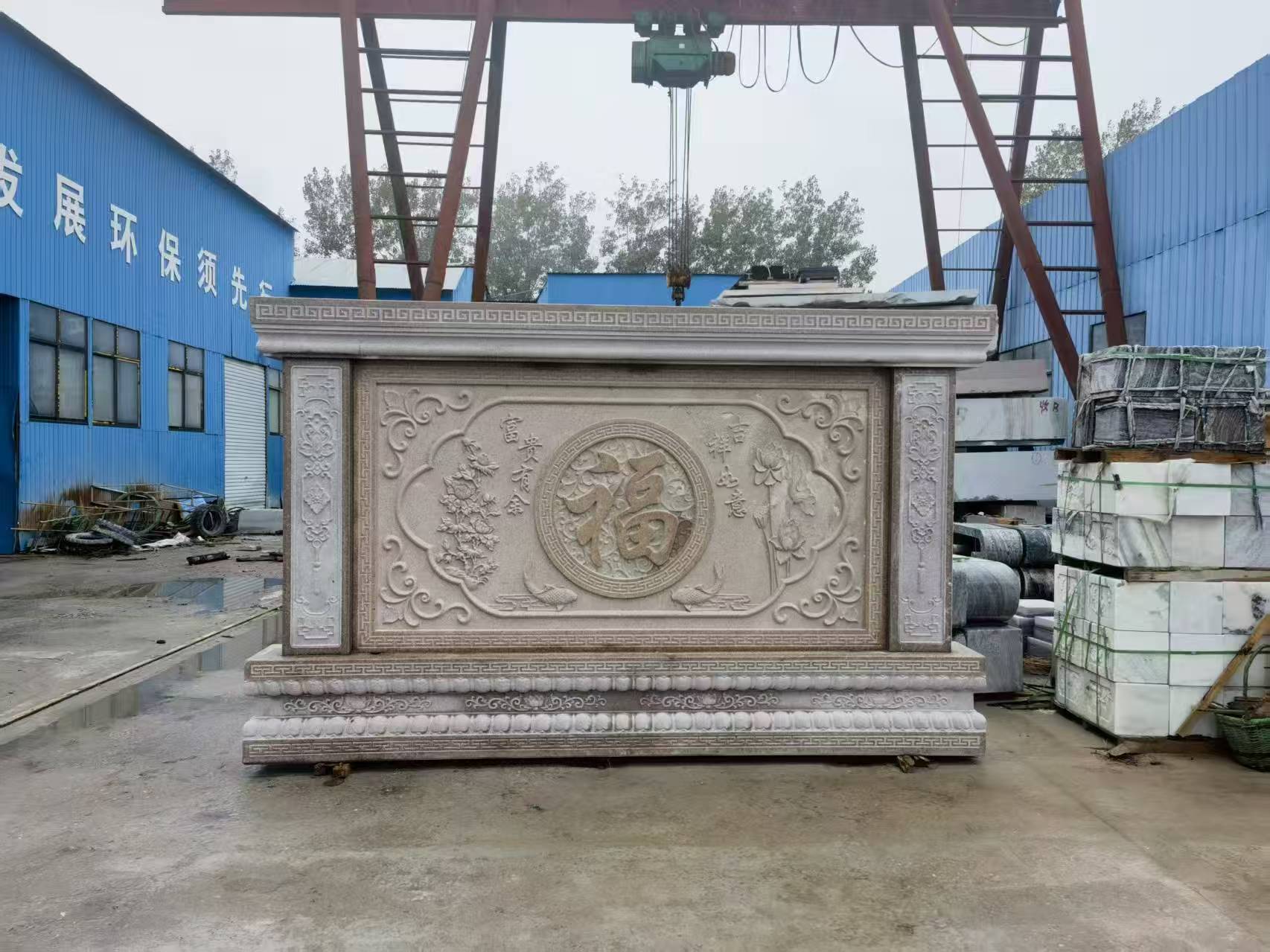 曲阳县隆烨雕塑有限公司浮雕墙安装现场