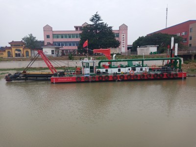鼎科机械电动水库清淤船作业现场