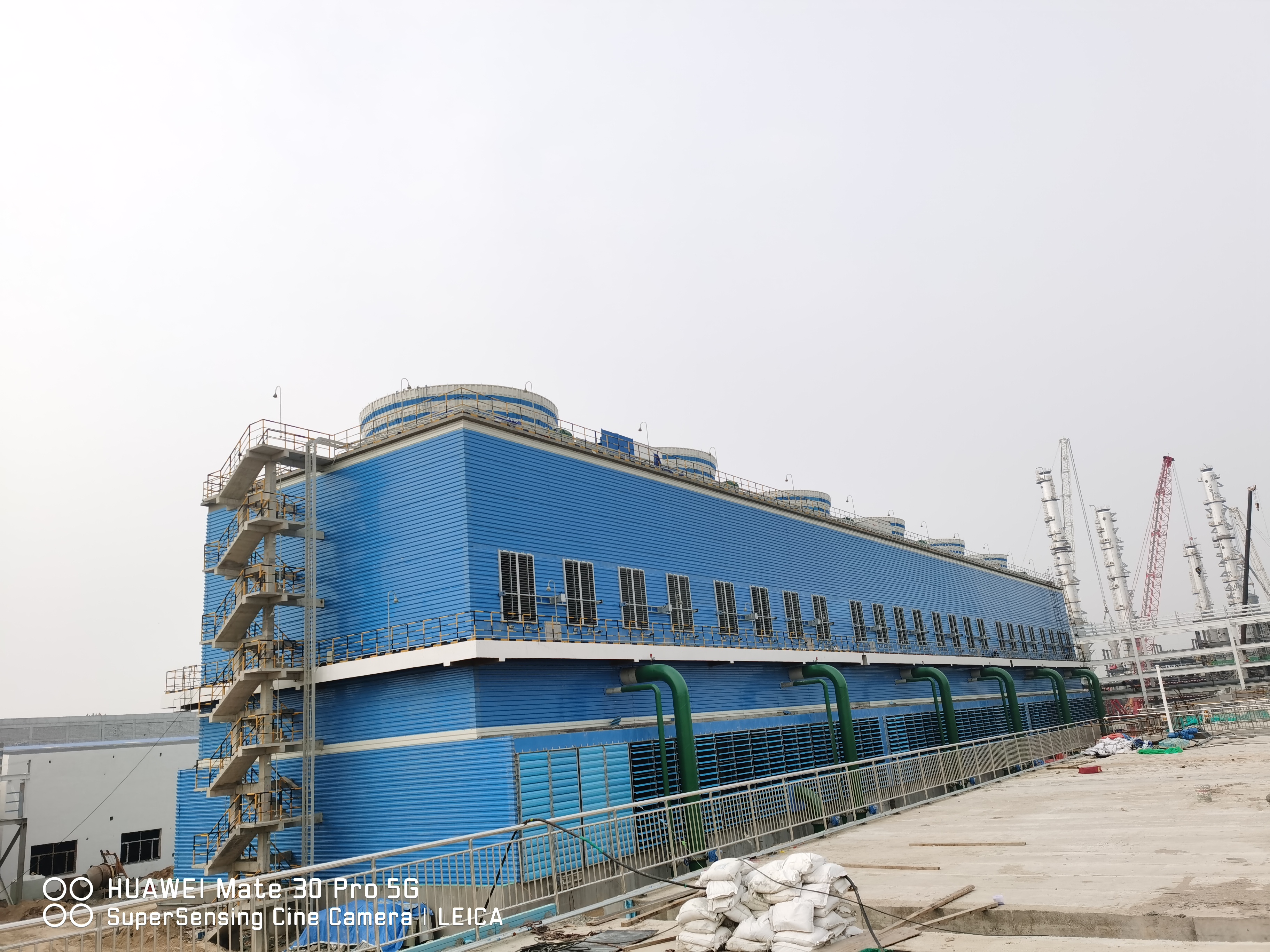 山东蓝想工业冷却设备实景图