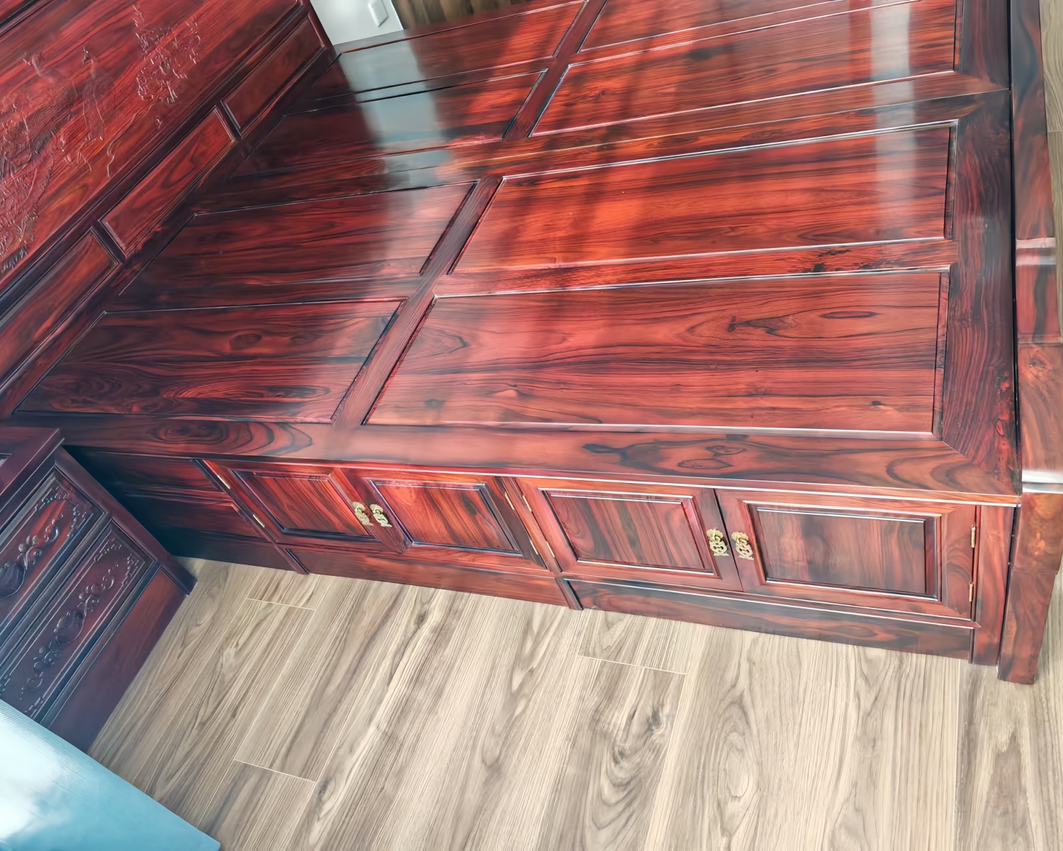 云南檀香紫檀老家具展示